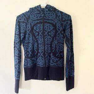 Lululemon | Rare Scuba Running Hoodie: Celtic Knot Print | Navy Blue | Size 2